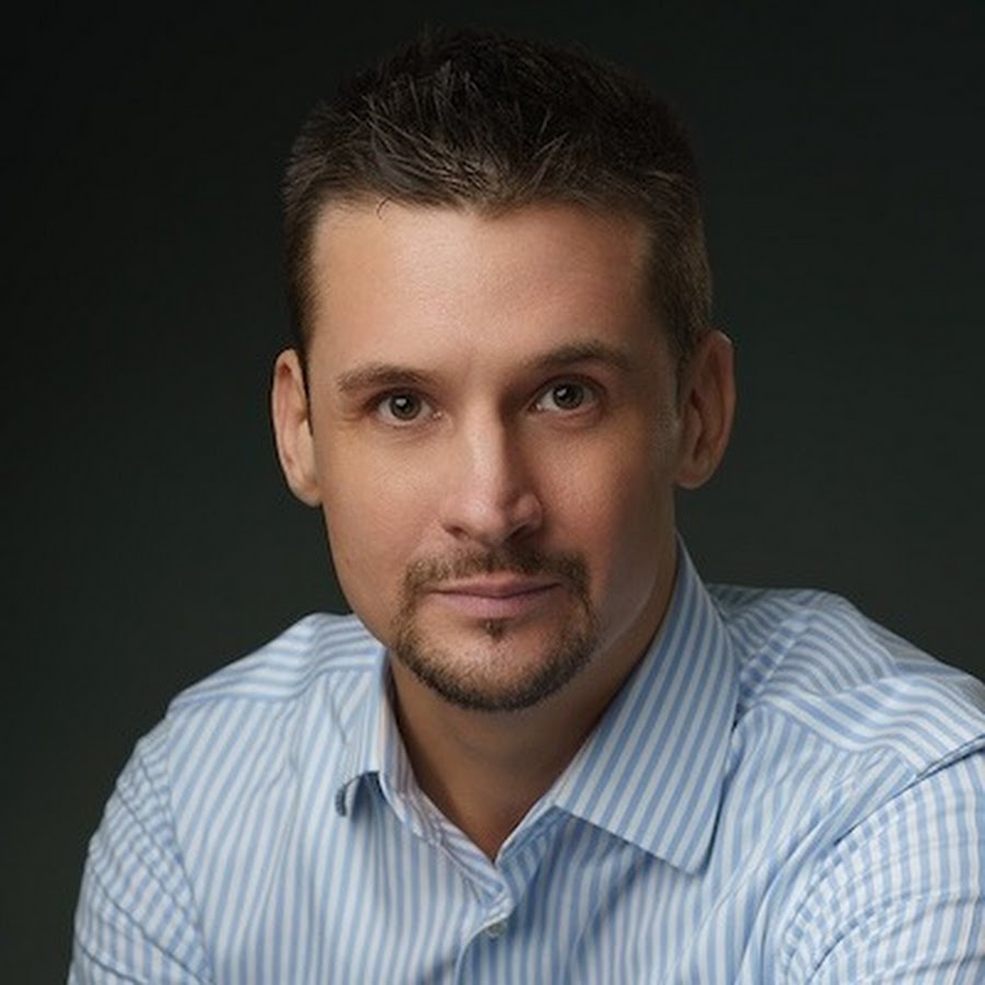 Dr Alan D. Thompson